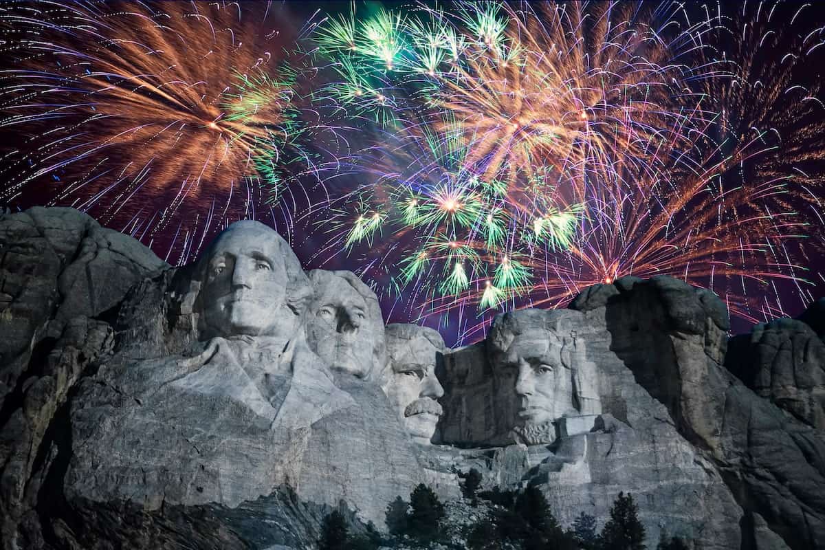 mount rushmore fireworks