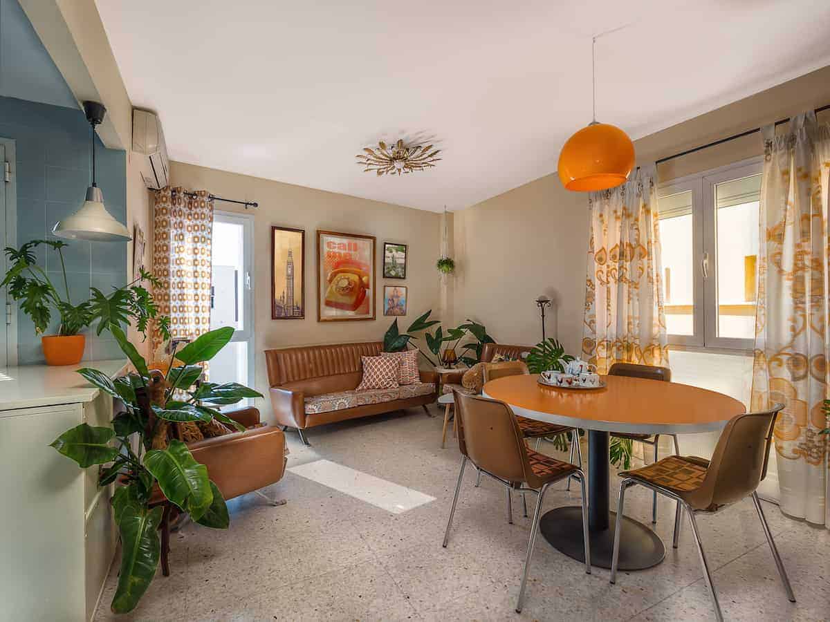 1970s style kitchen and decor
